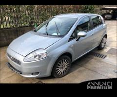 Ricambi vari Fiat Grande Punto 2009 5P grigio 589A