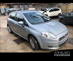 Ricambi vari Fiat Grande Punto 2009 5P grigio 589A