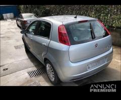 Ricambi vari Fiat Grande Punto 2009 5P grigio 589A