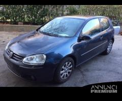 Ricambi Volkswagen Golf 5 3 porte colori vari