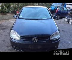 Ricambi Volkswagen Golf 5 3 porte colori vari