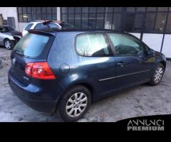 Ricambi Volkswagen Golf 5 3 porte colori vari