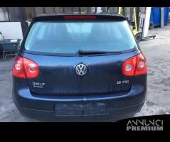 Ricambi Volkswagen Golf 5 3 porte colori vari