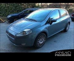 Ricambi vari Fiat Gr Punto 06 5P grigio medio 595A