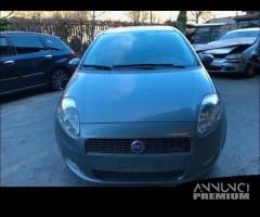 Ricambi vari Fiat Gr Punto 06 5P grigio medio 595A