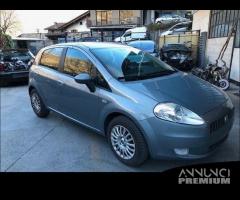 Ricambi vari Fiat Gr Punto 06 5P grigio medio 595A