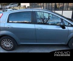 Ricambi vari Fiat Gr Punto 06 5P grigio medio 595A