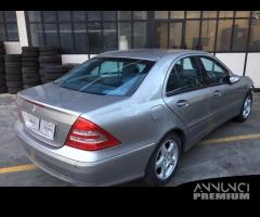 Ricambi Mercedes C220 berlina 2003 grigio/beige