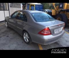 Ricambi Mercedes C220 berlina 2003 grigio/beige