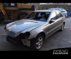 Ricambi Mercedes C220 berlina 2003 grigio/beige