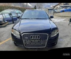 Ricambi Audi A4 Avant s-line 2005 nera 2000cc TD