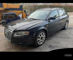 Ricambi Audi A4 Avant s-line 2005 nera 2000cc TD