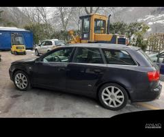 Ricambi Audi A4 Avant s-line 2005 nera 2000cc TD