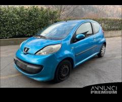 Ricambi Peugeot 107 2008 3 porte 1000cc benzina