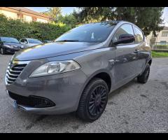 Lancia Ypsilon 0.9 TwinAir 85 CV 5 porte Metano Ec