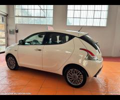 Lancia Ypsilon 1.2 69 CV 5 porte S&S Silver