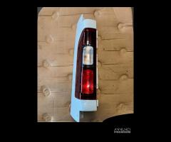 fanale posteriore sinistro Renault Trafic /Talento