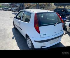 RICAMBI USATI AUTO FIAT Punto Berlina 3P 3Â° Serie