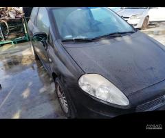 RICAMBI USATI AUTO FIAT Grande Punto 1Â° Serie 199 - 2