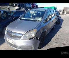 RICAMBI USATI AUTO OPEL Zafira B Z 16 YNG Bifuel/M