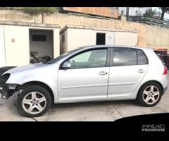 RICAMBI USATI AUTO VOLKSWAGEN Golf 5 Berlina BDK D