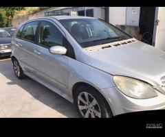 RICAMBI USATI AUTO MERCEDES Classe B W245 1Â° Seri