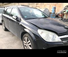 RICAMBI USATI AUTO OPEL Astra H S. Wagon Z 13 DTH