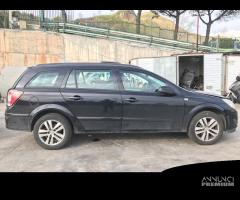 RICAMBI USATI AUTO OPEL Astra H S. Wagon Z 13 DTH - 6