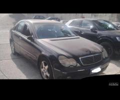 RICAMBI USATI AUTO MERCEDES Classe C Berlina W203