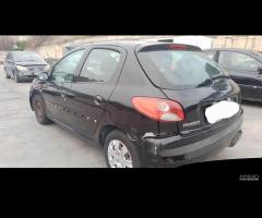 RICAMBI USATI AUTO PEUGEOT 206 Plus Berlina Bifuel