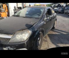 RICAMBI USATI AUTO OPEL Astra H GTC Z 13 DTH Diese