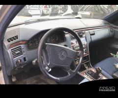 RICAMBI USATI AUTO MERCEDES Classe E Serie (W210)