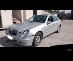 RICAMBI USATI AUTO MERCEDES Classe E Berlina W211