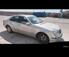 RICAMBI USATI AUTO MERCEDES Classe E Berlina W211