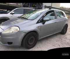 RICAMBI USATI AUTO FIAT Grande Punto 1Â° Serie 199 - 4