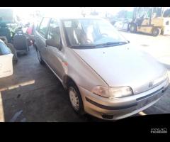 RICAMBI USATI AUTO FIAT Punto Berlina 3P 176 A8.00