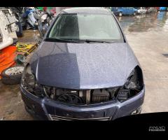 RICAMBI USATI AUTO OPEL Astra H Berlina Z 17 DTH D