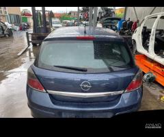 RICAMBI USATI AUTO OPEL Astra H Berlina Z 17 DTH D