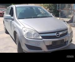 RICAMBI USATI AUTO OPEL Astra H Berlina Z 14 XEP B