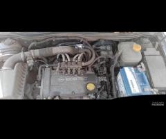 RICAMBI USATI AUTO OPEL Astra H Berlina Z 14 XEP B