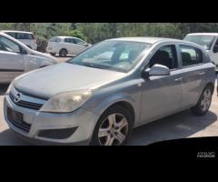 RICAMBI USATI AUTO OPEL Astra H Berlina Z 14 XEP B - 7