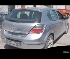 RICAMBI USATI AUTO OPEL Astra H Berlina Z 14 XEP B - 9