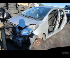 RICAMBI USATI AUTO TOYOTA Yaris Serie 1KR-FE Benzi