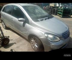 RICAMBI USATI AUTO MERCEDES Classe B W245 1Â° Seri