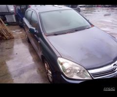 RICAMBI USATI AUTO OPEL Astra H Berlina Z 13 DTH D