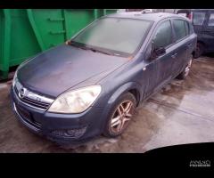 RICAMBI USATI AUTO OPEL Astra H Berlina Z 13 DTH D