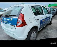 RICAMBI USATI DACIA SANDERO  2011 1.2 BZ  D4F F7