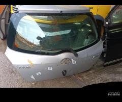 portellone posteriore toyota yaris 2°s 2005 a 2011