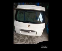 portellone con spoiler fiat 500 bianco SPORT