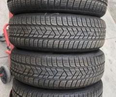 4 gomme invernali 235 50 18 Pirelli usate